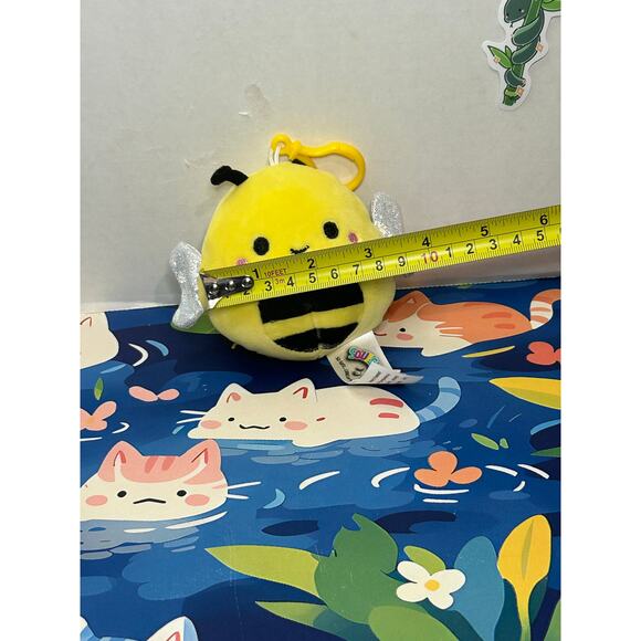 Squishmallows Sunny The Bumble Bee Clip On Keychain Plush Stuffed Toy Doll - Picture 3 of 7